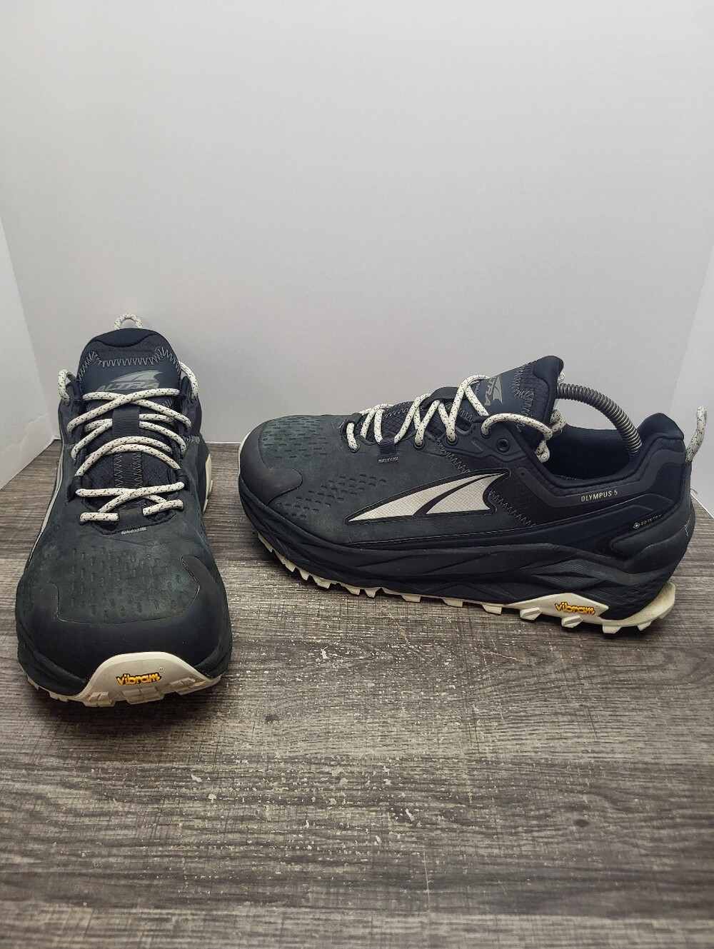 Altra Olympus 5 Gore-Tex Waterproof Men's Size 10 Trail Running Shoes Gray Black
